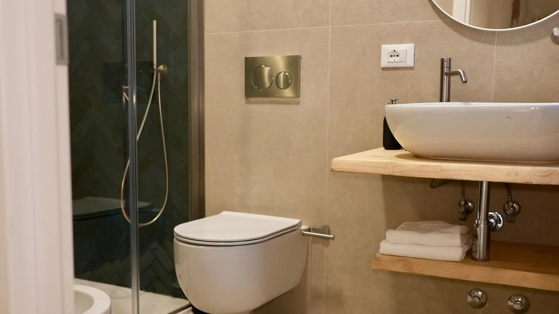 Qn Apartments Venezia 0*,